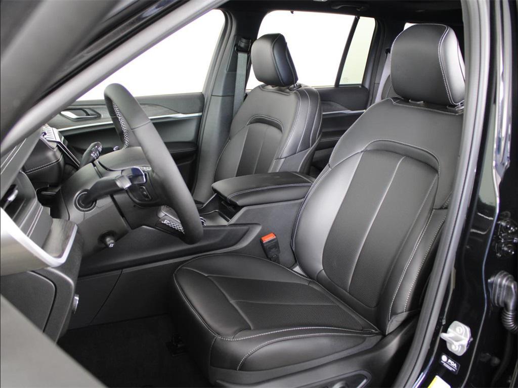 new 2025 Jeep Grand Cherokee car, priced at $38,035