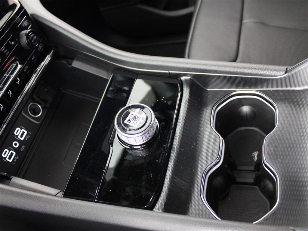 new 2025 Jeep Grand Cherokee car, priced at $38,035