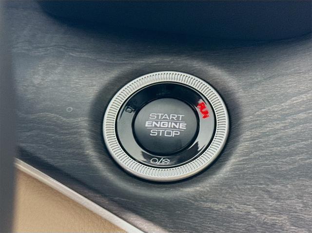new 2025 Jeep Grand Cherokee car, priced at $39,785