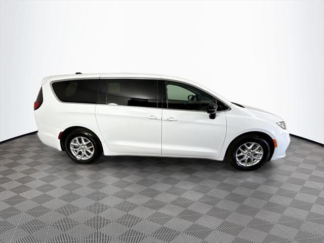 used 2025 Chrysler Pacifica car, priced at $30,740