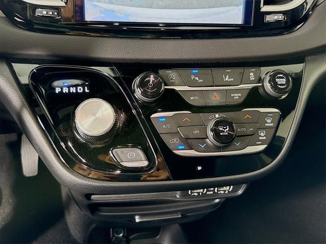 used 2025 Chrysler Pacifica car, priced at $30,740