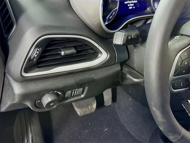 used 2025 Chrysler Pacifica car, priced at $30,740