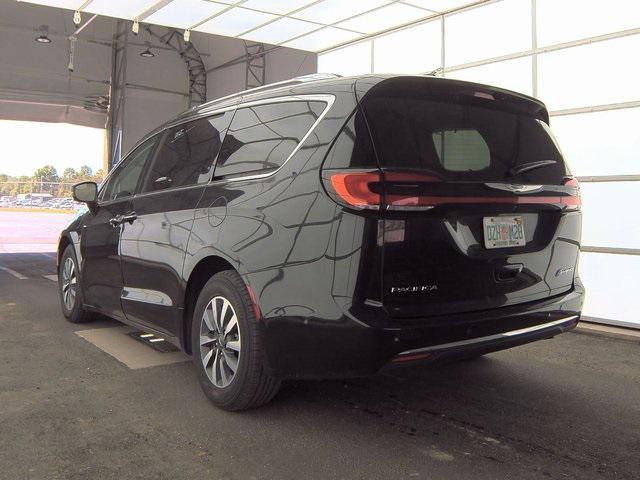 used 2021 Chrysler Pacifica Hybrid car, priced at $18,892