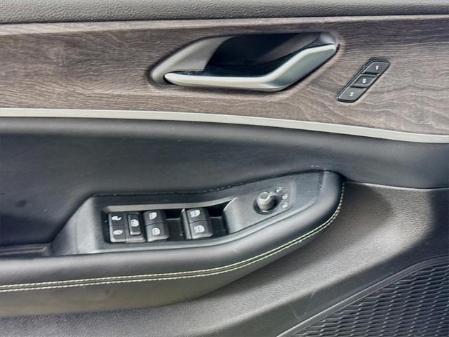 used 2023 Jeep Grand Cherokee L car, priced at $27,069