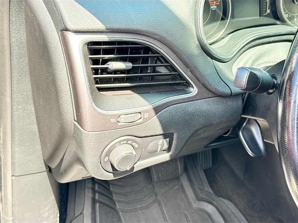 used 2020 Jeep Cherokee car, priced at $8,103