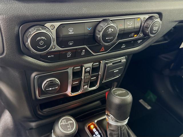 new 2025 Jeep Gladiator car, priced at $32,922