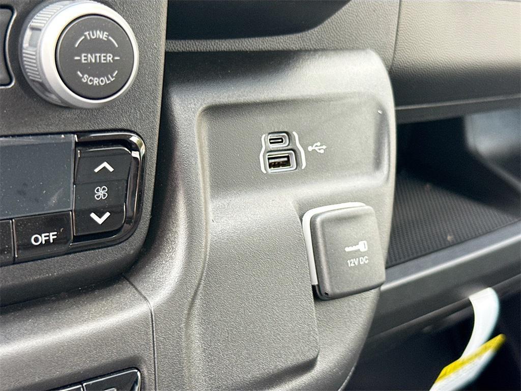 new 2026 Ram ProMaster 3500 Window Van car, priced at $45,643