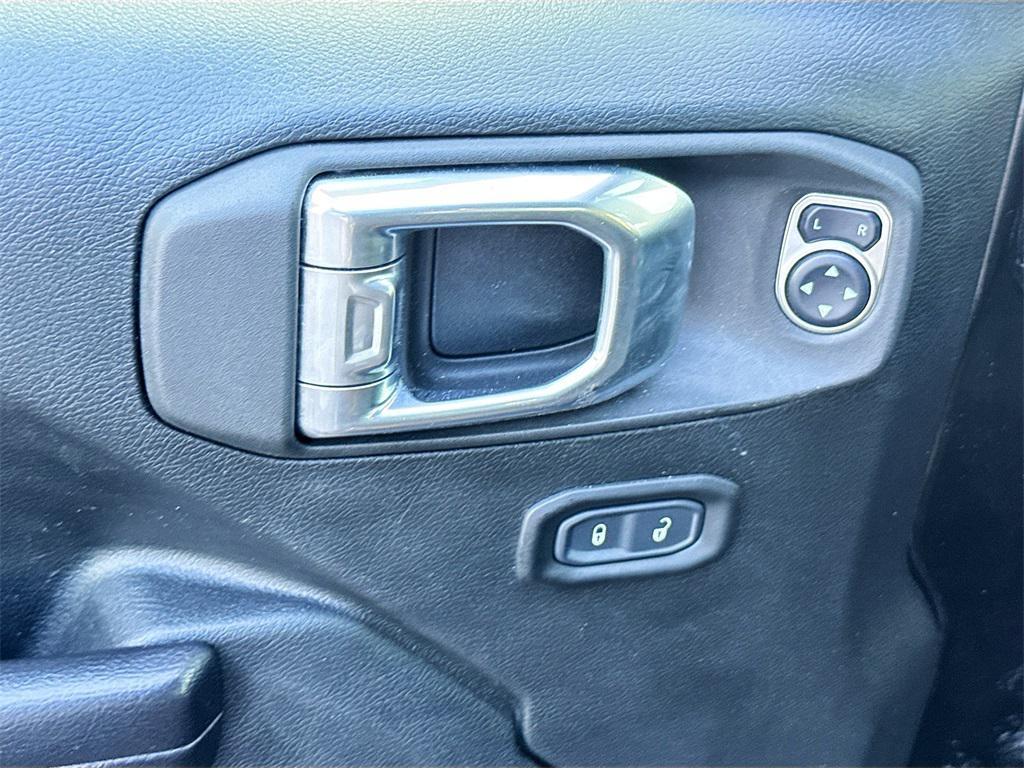 used 2021 Jeep Wrangler Unlimited car, priced at $26,213