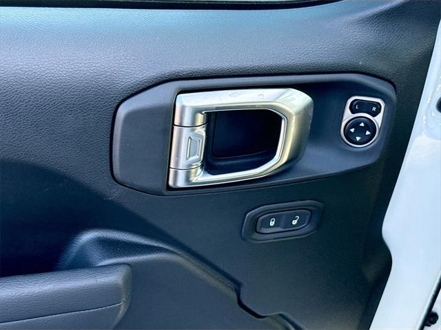 new 2025 Jeep Gladiator car, priced at $35,873