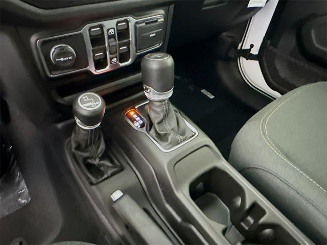 new 2025 Jeep Gladiator car, priced at $35,674