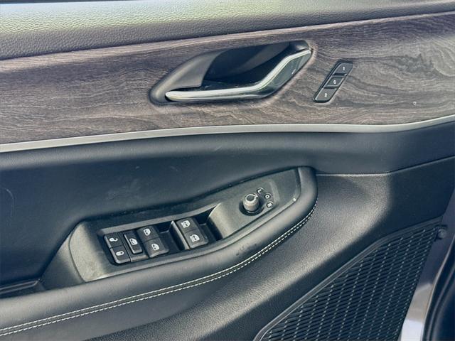 new 2025 Jeep Grand Cherokee car, priced at $37,646