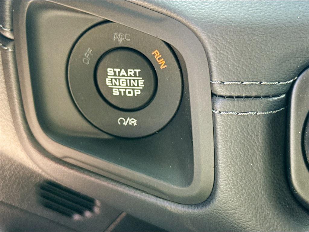 new 2025 Jeep Wrangler car, priced at $48,407