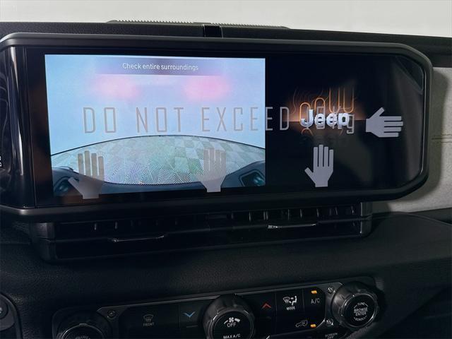 new 2025 Jeep Gladiator car, priced at $35,881