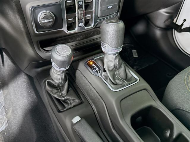 new 2025 Jeep Gladiator car, priced at $35,881