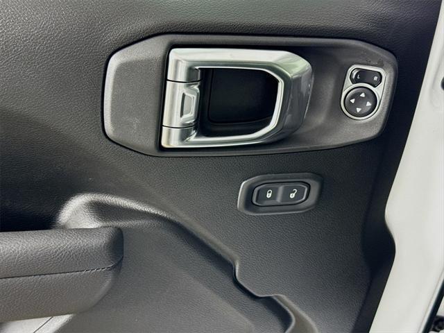 new 2025 Jeep Gladiator car, priced at $35,881