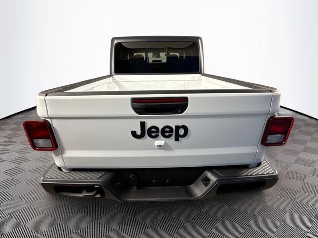 new 2025 Jeep Gladiator car, priced at $35,881