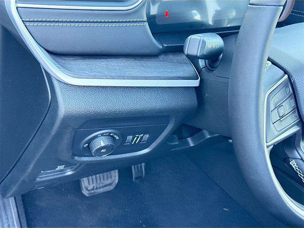 new 2025 Jeep Grand Cherokee L car, priced at $42,130