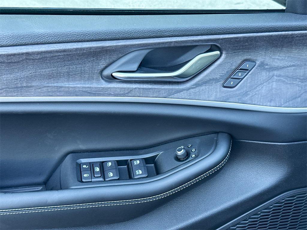 new 2025 Jeep Grand Cherokee L car, priced at $42,130