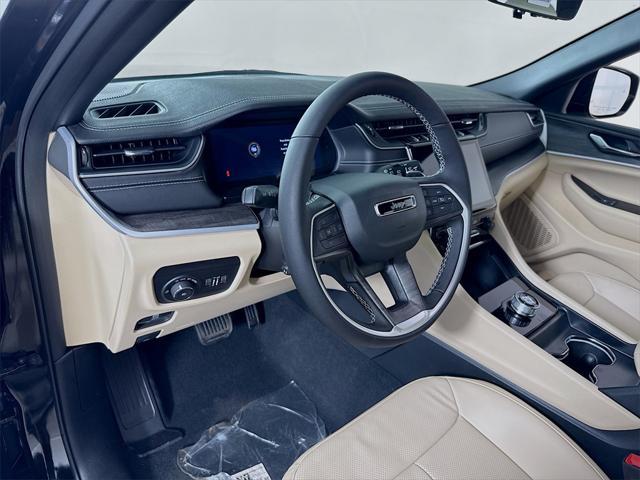 new 2025 Jeep Grand Cherokee car, priced at $42,285