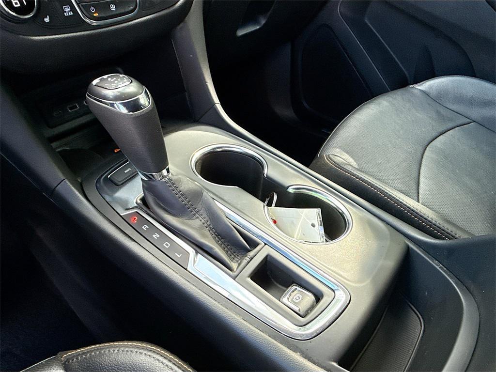 used 2021 Chevrolet Equinox car, priced at $18,007