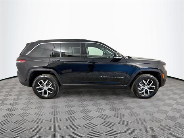 new 2025 Jeep Grand Cherokee car, priced at $40,535