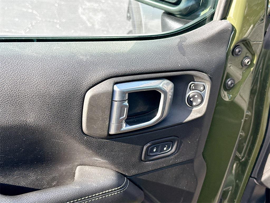 used 2021 Jeep Wrangler Unlimited car, priced at $27,672