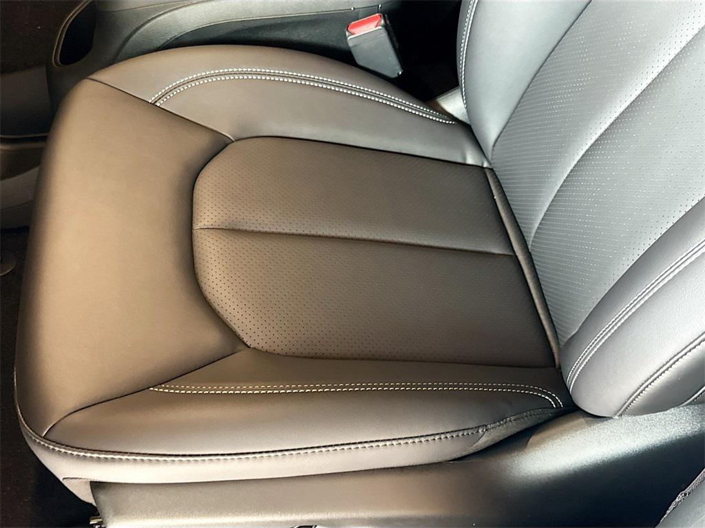 new 2025 Chrysler Pacifica car, priced at $38,673