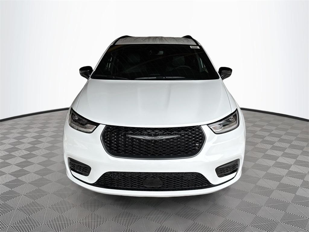 new 2025 Chrysler Pacifica car, priced at $38,673