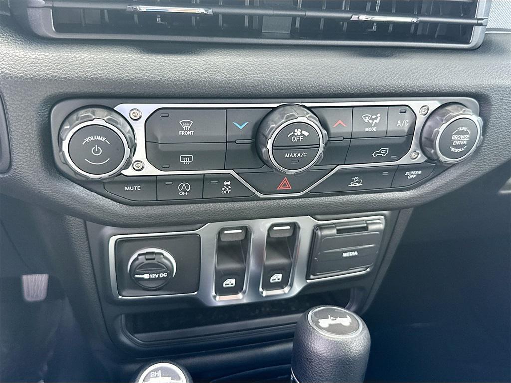 new 2026 Jeep Wrangler car, priced at $33,931