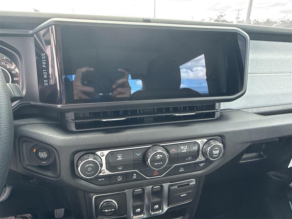 new 2026 Jeep Wrangler car, priced at $33,931