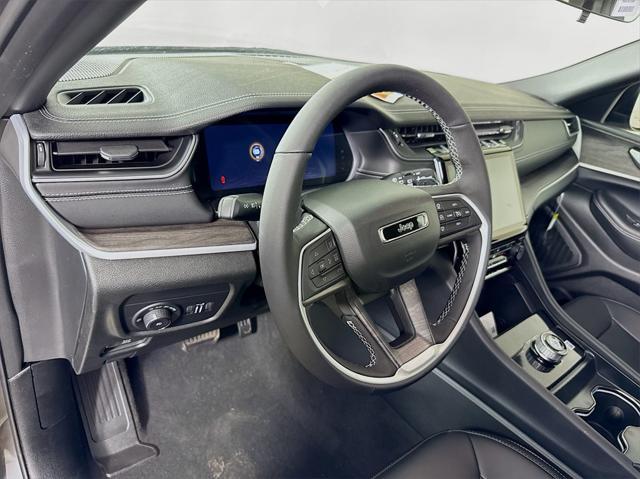 new 2025 Jeep Grand Cherokee L car, priced at $39,238