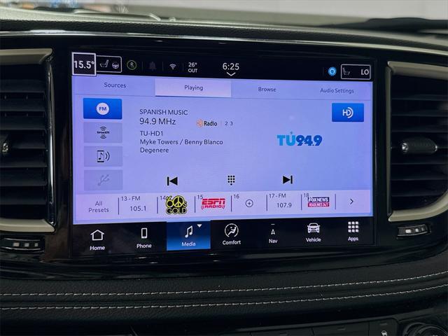 used 2021 Chrysler Pacifica Hybrid car, priced at $18,425