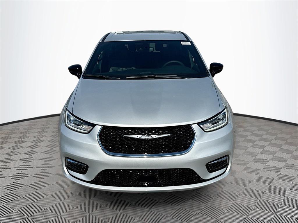 new 2026 Chrysler Pacifica car, priced at $37,563