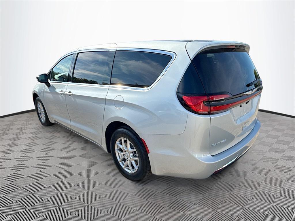 new 2026 Chrysler Pacifica car, priced at $37,563