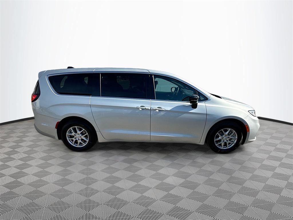 new 2026 Chrysler Pacifica car, priced at $37,563
