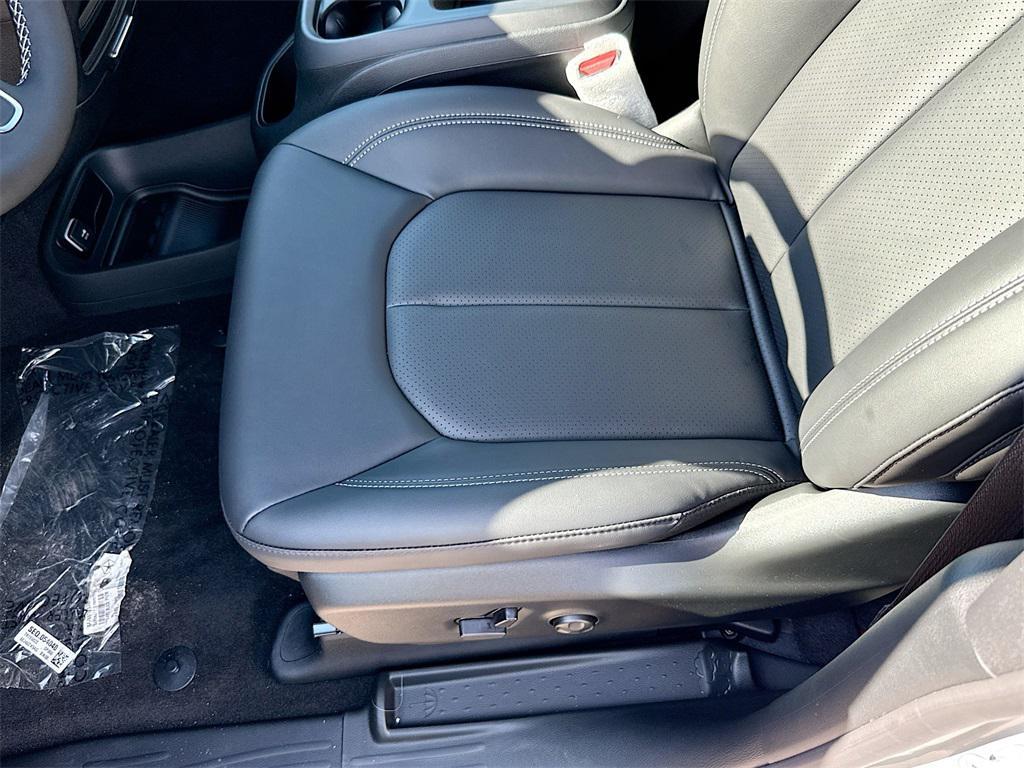 new 2026 Chrysler Pacifica car, priced at $37,563
