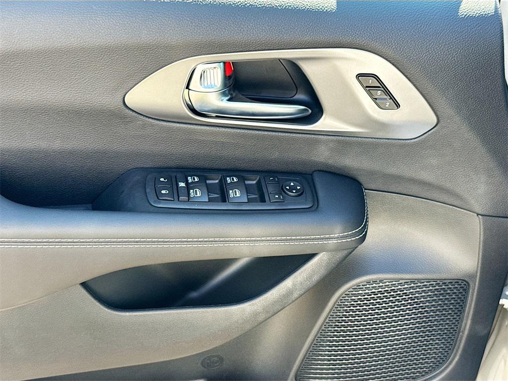 new 2026 Chrysler Pacifica car, priced at $37,563