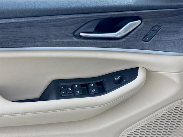 used 2023 Jeep Grand Cherokee L car, priced at $25,253