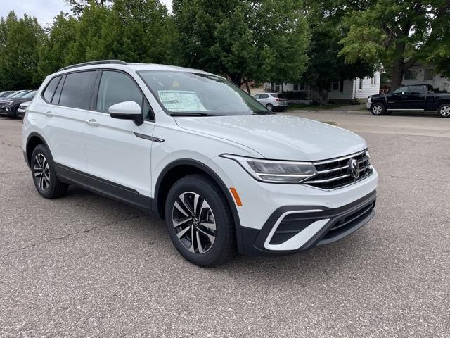 new 2024 Volkswagen Tiguan car, priced at $28,024