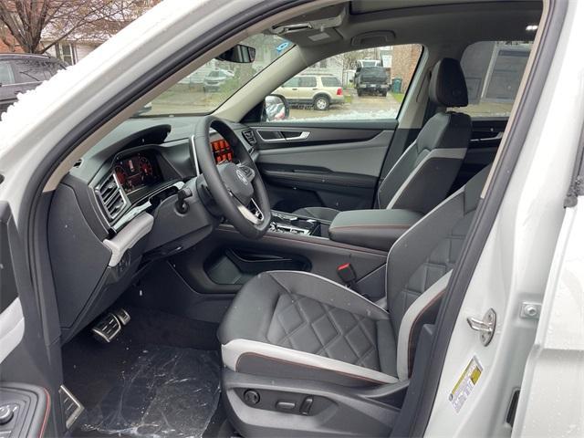 new 2025 Volkswagen Atlas car, priced at $45,163