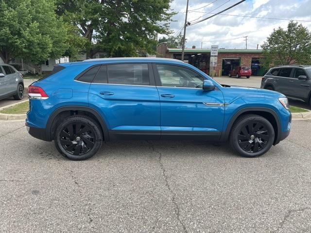 new 2024 Volkswagen Atlas Cross Sport car, priced at $42,444