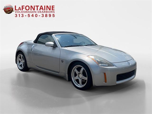 used 2005 Nissan 350Z car, priced at $10,000