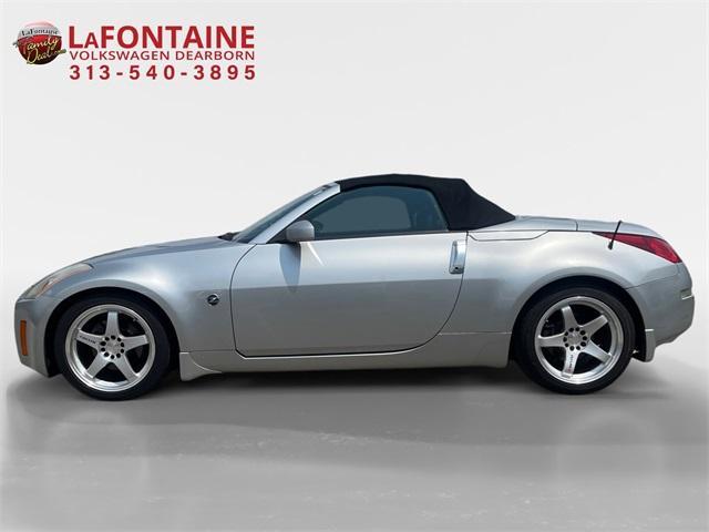 used 2005 Nissan 350Z car, priced at $10,000