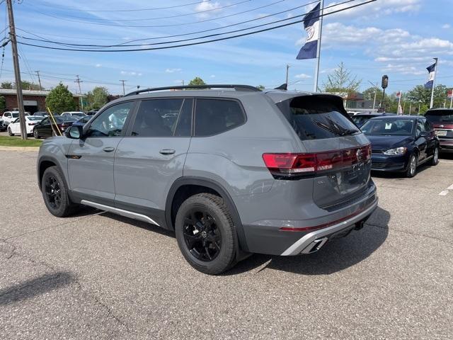 new 2024 Volkswagen Atlas car, priced at $49,356