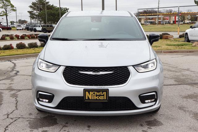 new 2026 Chrysler Pacifica car, priced at $44,714