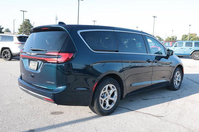 new 2024 Chrysler Pacifica car, priced at $45,856