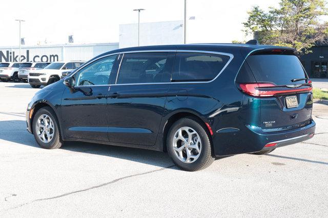 new 2024 Chrysler Pacifica car, priced at $45,856