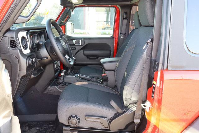 new 2025 Jeep Wrangler car, priced at $32,281