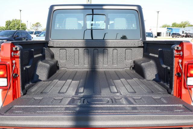 new 2025 Jeep Gladiator car, priced at $40,582
