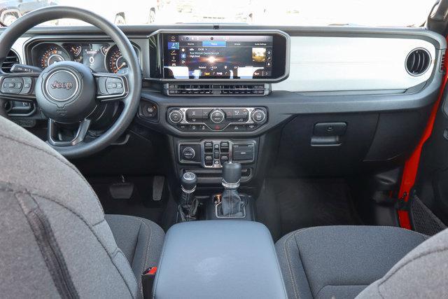 new 2025 Jeep Gladiator car, priced at $40,582